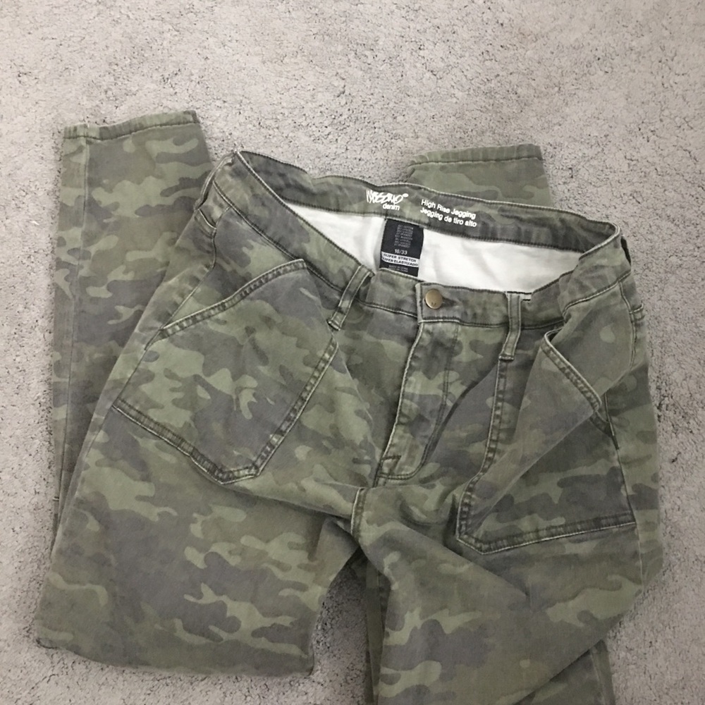 Mossimo Camo high Rise jeggings